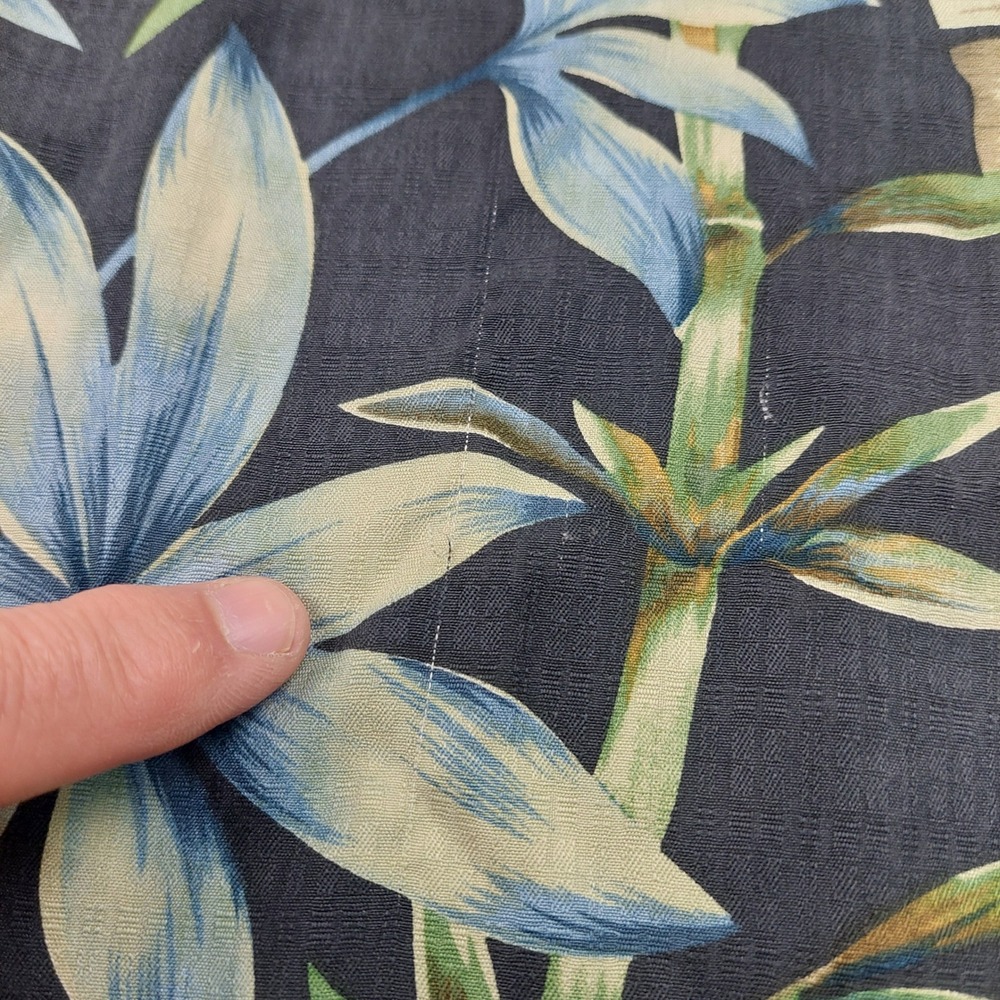 Tommy Bahama Camp Shirt Mens Large Navy Blue Silk Tropical Palm Leaf Floral - Picture 7 of 7